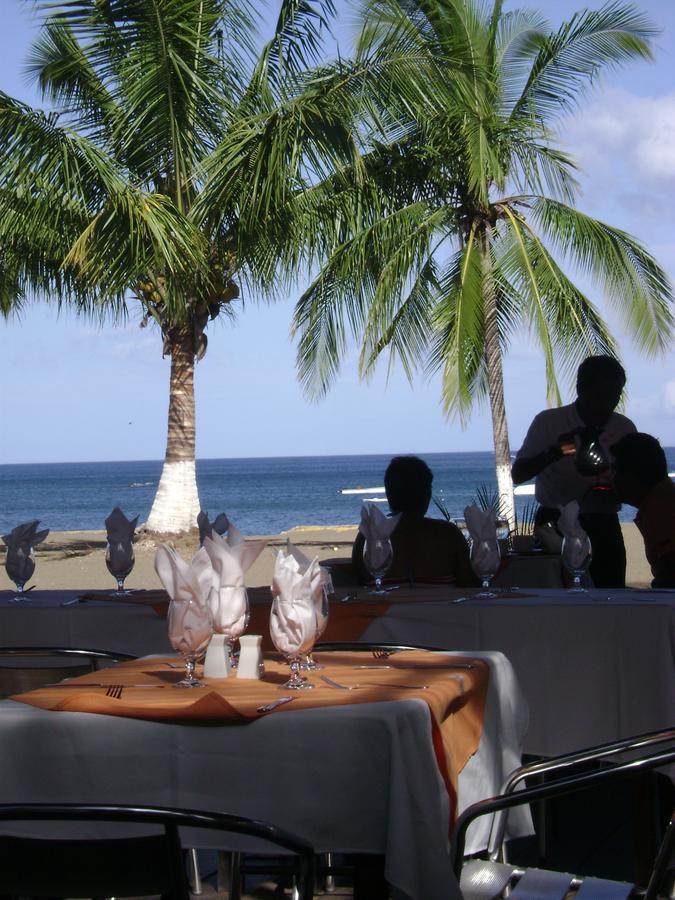 Claudio & Gloria Beach Front Rooms Playas del Coco Екстер'єр фото